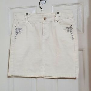 WHBM Women's Size 4 Mini-Skirt